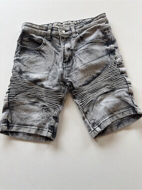 EUC Boy's Street Rules Washed Gray Acid Washed Shorts Size 8 (E4)